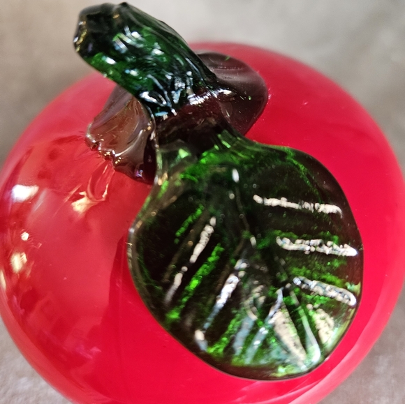 Apple Vintage Glass Decor - Picture 5 of 6